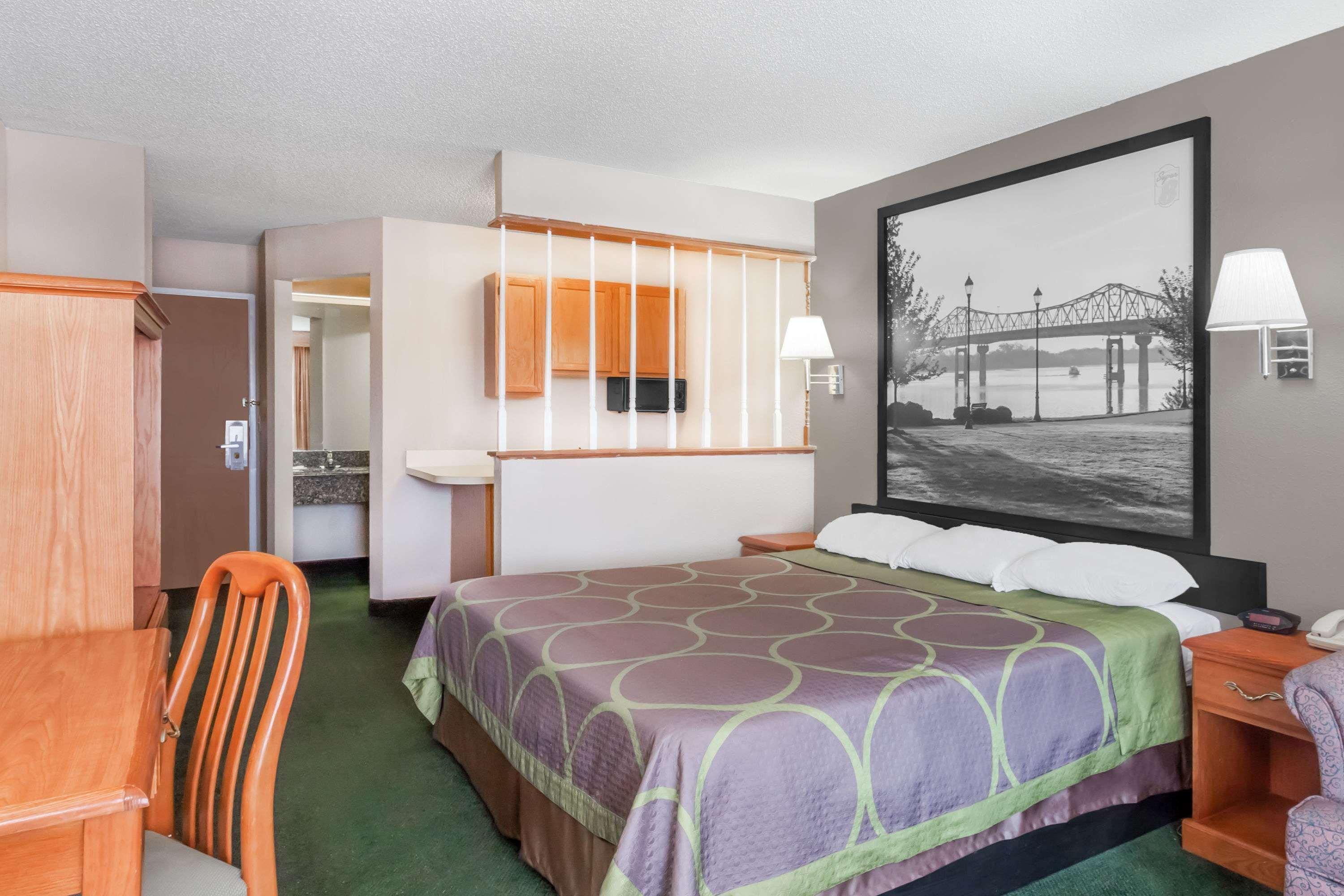 Super 8 By Wyndham Athens Otel Dış mekan fotoğraf